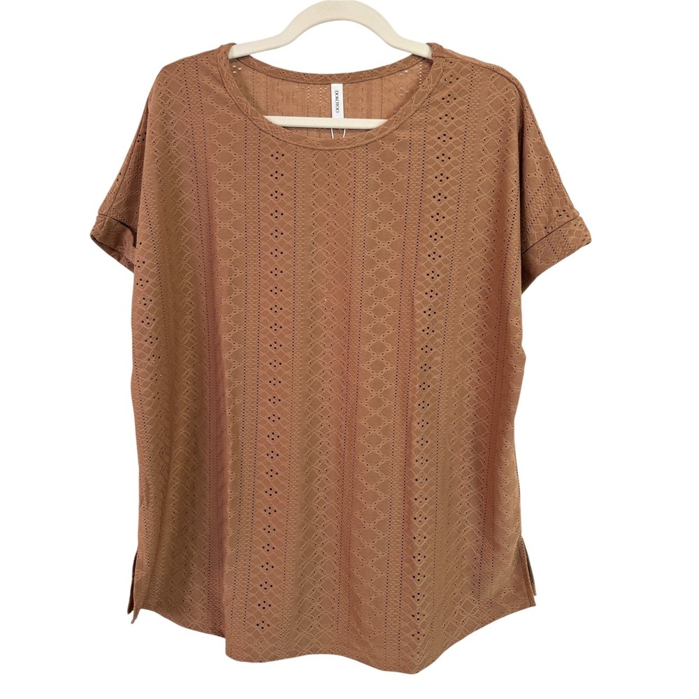 Dokotoo XL Camel Eyelet Top Short Sleeve Crew Neck Blouse NWT